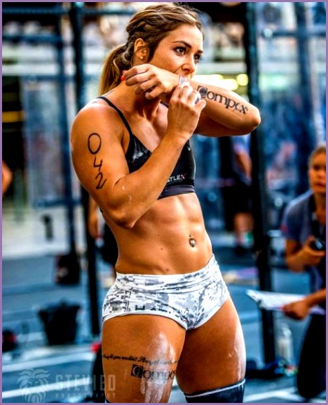 She was briefly a professional swimmer until she discovered CrossFit after that she never looked back
